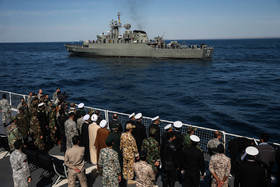 مانور بزرگ دریایی ولایت ۹۴ - رژه‌ دریایی